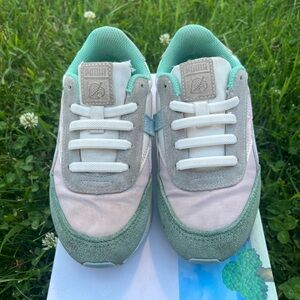 Animal Crossing Pumas. Size 13C.